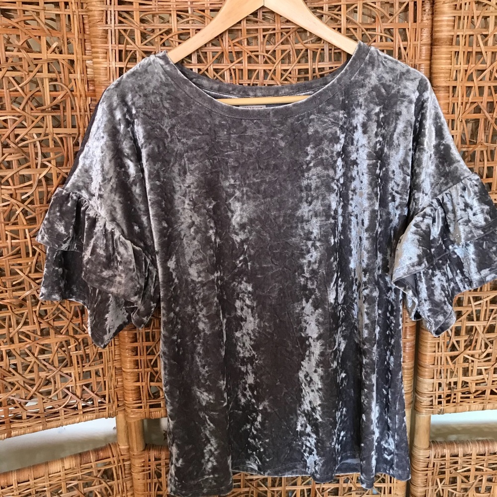 🛍 Target Grey Ruffled Velvet Top (XL) - Picture 3 of 4